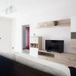 House דירה